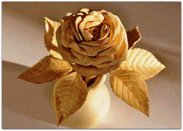 Ağaç Oyma İşçiliği ve Heykelleri