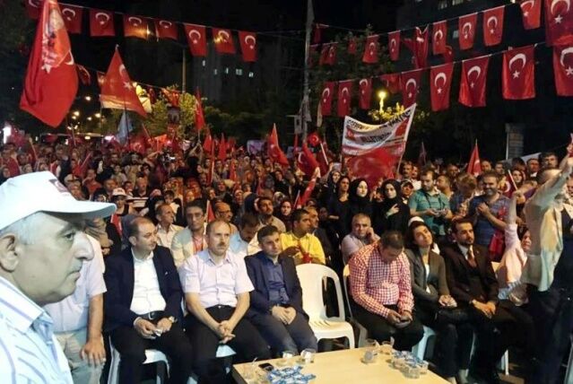 Ak Parti Ataşehir Demokrasi Nöbetinde 2016