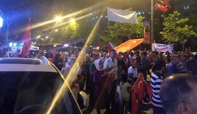 Ak Parti Ataşehir Demokrasi Nöbetinde 2016