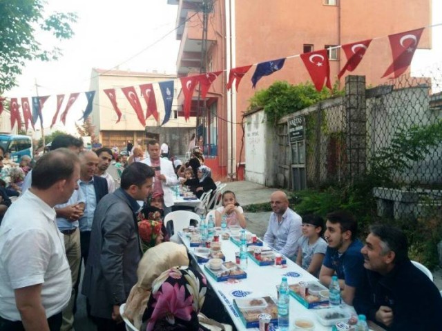 Ak Parti Ataşehir Yenisahra Sokak İftarı 2015