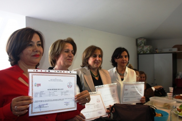 ATAMEM, ataşehir Belediyesi, Meslek Eğitim Merkezi Kursiyerleri, Sertifikalarını aldı