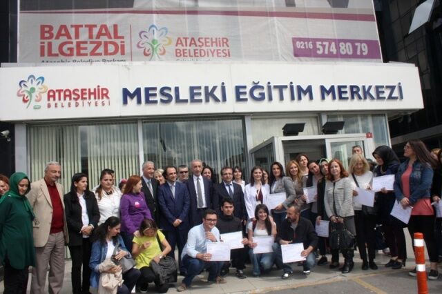 ATAMEM, ataşehir Belediyesi, Meslek Eğitim Merkezi Kursiyerleri, Sertifikalarını aldı