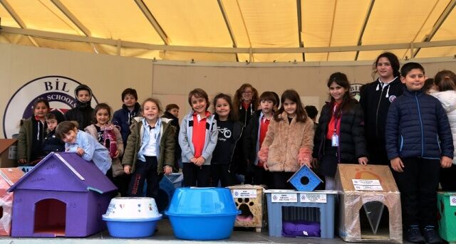 ATAŞEHİR BİL KOLEJİ ÖĞRENCİLERİ CAN DOSTLARINA SICAK YUVA YAPTILAR