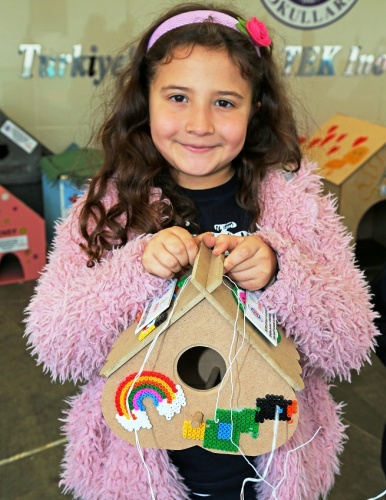 ATAŞEHİR BİL KOLEJİ ÖĞRENCİLERİ CAN DOSTLARINA SICAK YUVA YAPTILAR