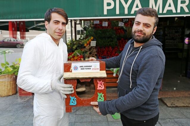 ATAŞEHİR BİL KOLEJİ ÖĞRENCİLERİ CAN DOSTLARINA SICAK YUVA YAPTILAR