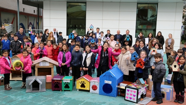 ATAŞEHİR BİL KOLEJİ ÖĞRENCİLERİ CAN DOSTLARINA SICAK YUVA YAPTILAR