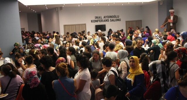 ATAŞEHİR’DE BİNLERCE ÇOCUK SANAT VE SPOR OKULLARINA KATILDI