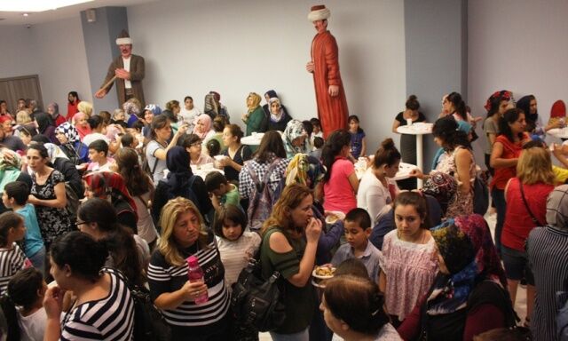 ATAŞEHİR’DE BİNLERCE ÇOCUK SANAT VE SPOR OKULLARINA KATILDI