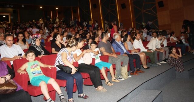 ATAŞEHİR’DE BİNLERCE ÇOCUK SANAT VE SPOR OKULLARINA KATILDI