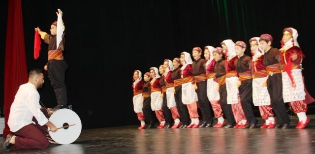 ATAŞEHİR’DE BİNLERCE ÇOCUK SANAT VE SPOR OKULLARINA KATILDI