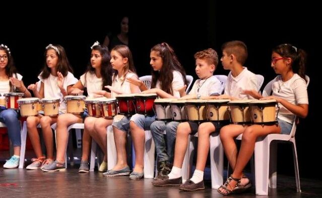 ATAŞEHİR’DE BİNLERCE ÇOCUK SANAT VE SPOR OKULLARINA KATILDI