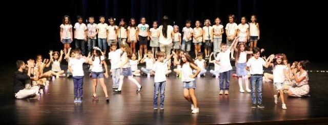 ATAŞEHİR’DE BİNLERCE ÇOCUK SANAT VE SPOR OKULLARINA KATILDI