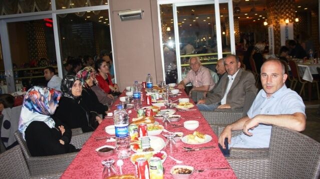 Ege Yapı Yenisahra arsa sahipleriyle iftar yemeğinde buluştu