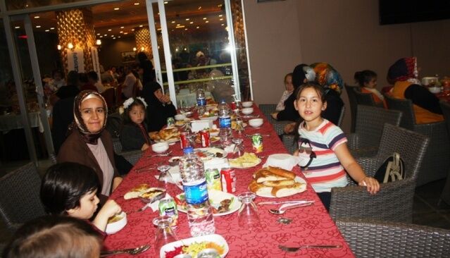 Ege Yapı Yenisahra arsa sahipleriyle iftar yemeğinde buluştu