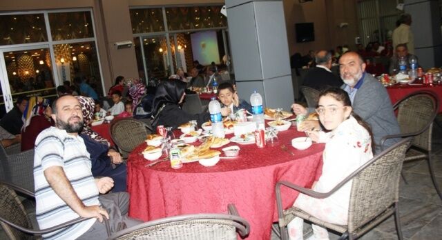 Ege Yapı Yenisahra arsa sahipleriyle iftar yemeğinde buluştu