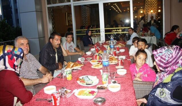 Ege Yapı Yenisahra arsa sahipleriyle iftar yemeğinde buluştu