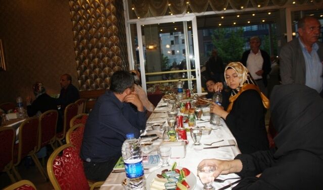 Ege Yapı Yenisahra arsa sahipleriyle iftar yemeğinde buluştu