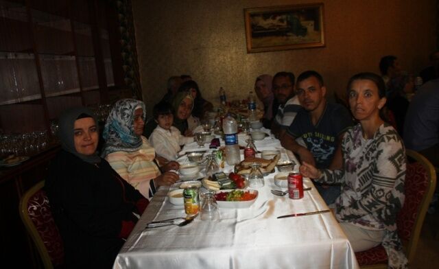 Ege Yapı Yenisahra arsa sahipleriyle iftar yemeğinde buluştu