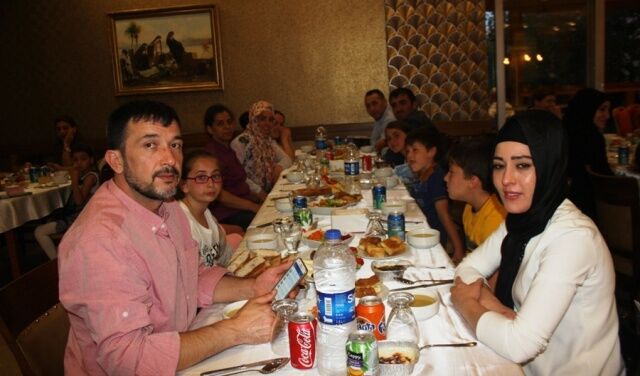 Ege Yapı Yenisahra arsa sahipleriyle iftar yemeğinde buluştu