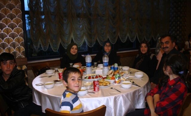 Ege Yapı Yenisahra arsa sahipleriyle iftar yemeğinde buluştu