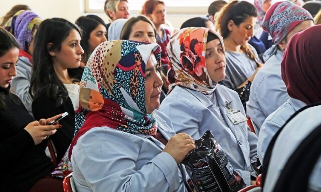 Kadınlar Gününde Kadınlara Battal, Gamze Akkuş İlgezdi, Türkan Şoray Sürprizi