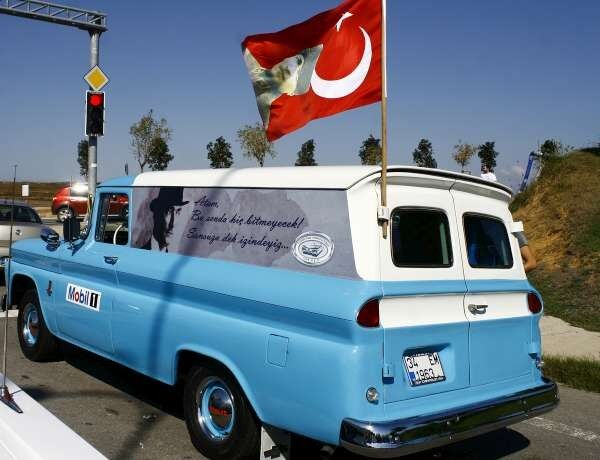 Klasik Otomobiller 30 Ağustos Konvoyu 2015