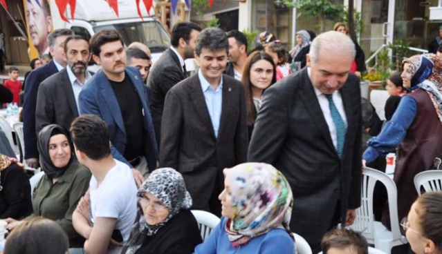 İBB Başkanı, Uysal Ataşehirlilerle Sokak İftarında Buluştu