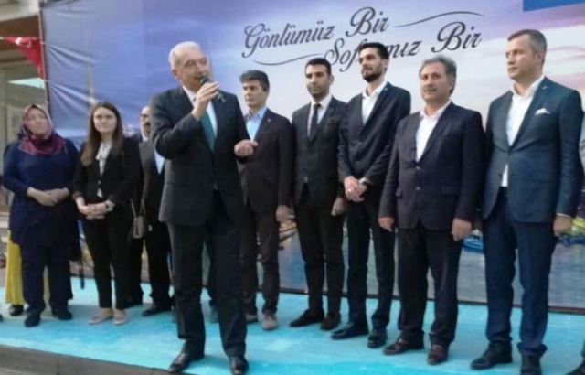 İBB Başkanı, Uysal Ataşehirlilerle Sokak İftarında Buluştu