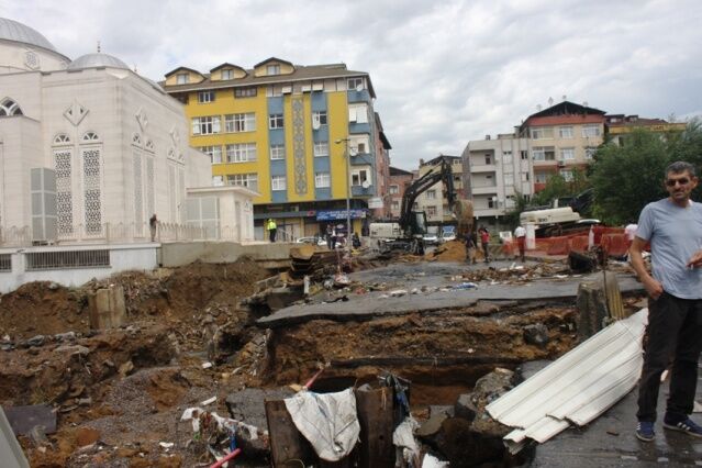 Ataşehir, Yenisahra, Ali Fuat Cebesoy Köprüsü Sel Baskını Fotoları 18 Temmuz 2017