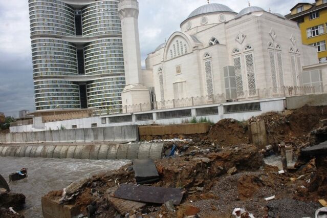 Ataşehir, Yenisahra, Ali Fuat Cebesoy Köprüsü Sel Baskını Fotoları 18 Temmuz 2017