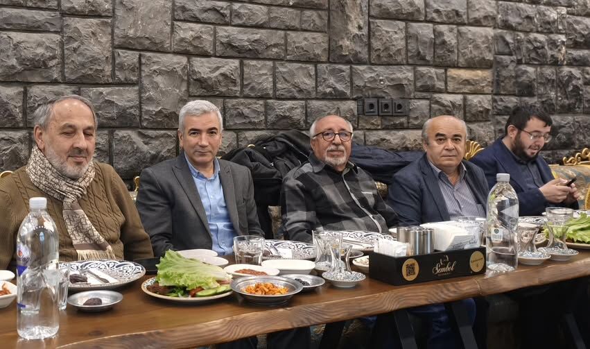 Ak Parti Ataşehir İlçe Başkanlığı Basın Mensuplarıyla İftarda Buluştu