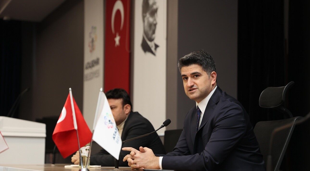 Ataşehi̇r İçi̇n Sahadayiz Onursal Adıgüzel