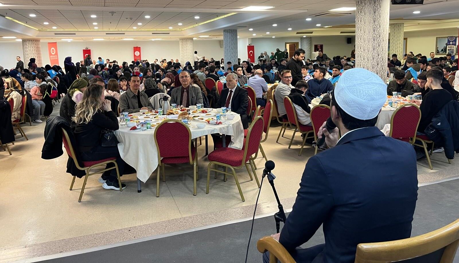 Ataşehir’de 500 Genç İyilik Sofrasında Buluştu! (3)