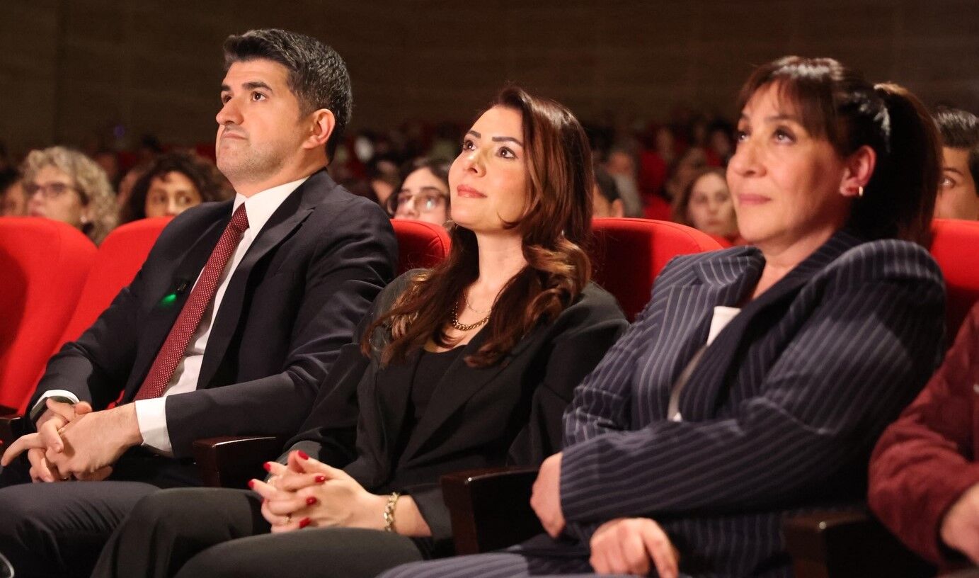 Ataşehir’de Devler Buluşması İsmail Dümbüllü Ödülü Binnur Kaya’nın Oldu (3)