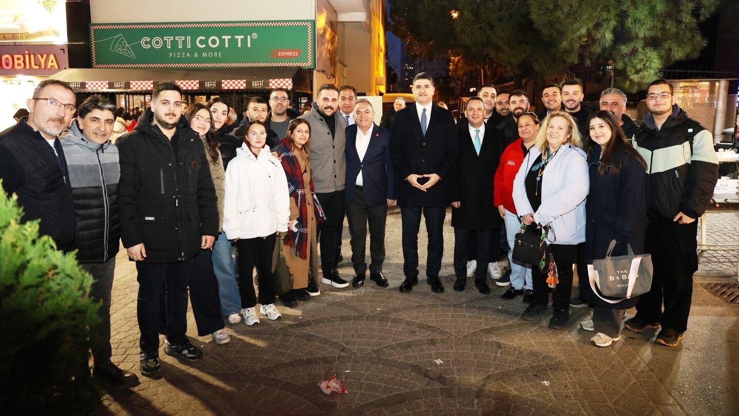 Başkan Adıgüzel İftarını Prestij Caddesi’nde Açtı,03