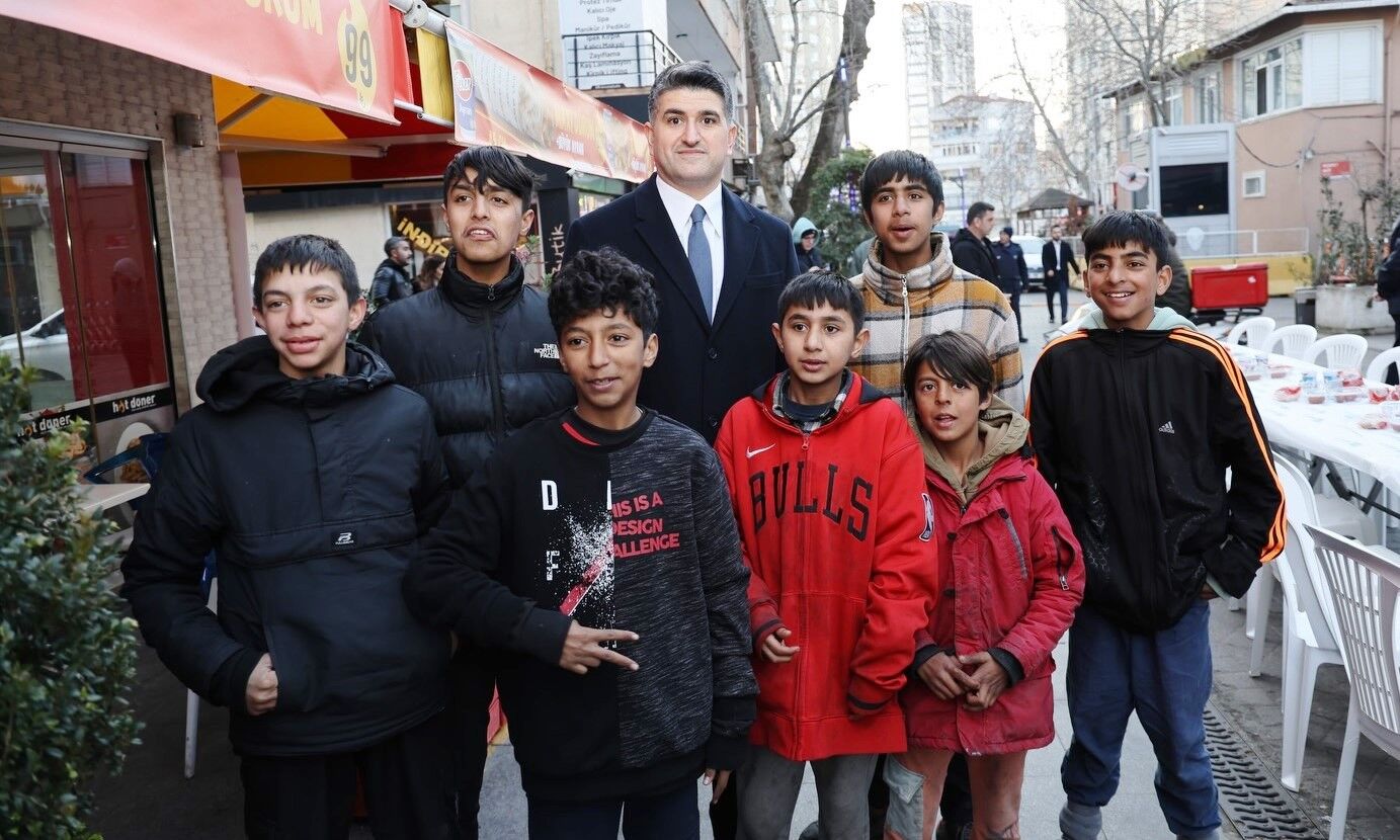 Başkan Adıgüzel İftarını Prestij Caddesi’nde Açtı,05