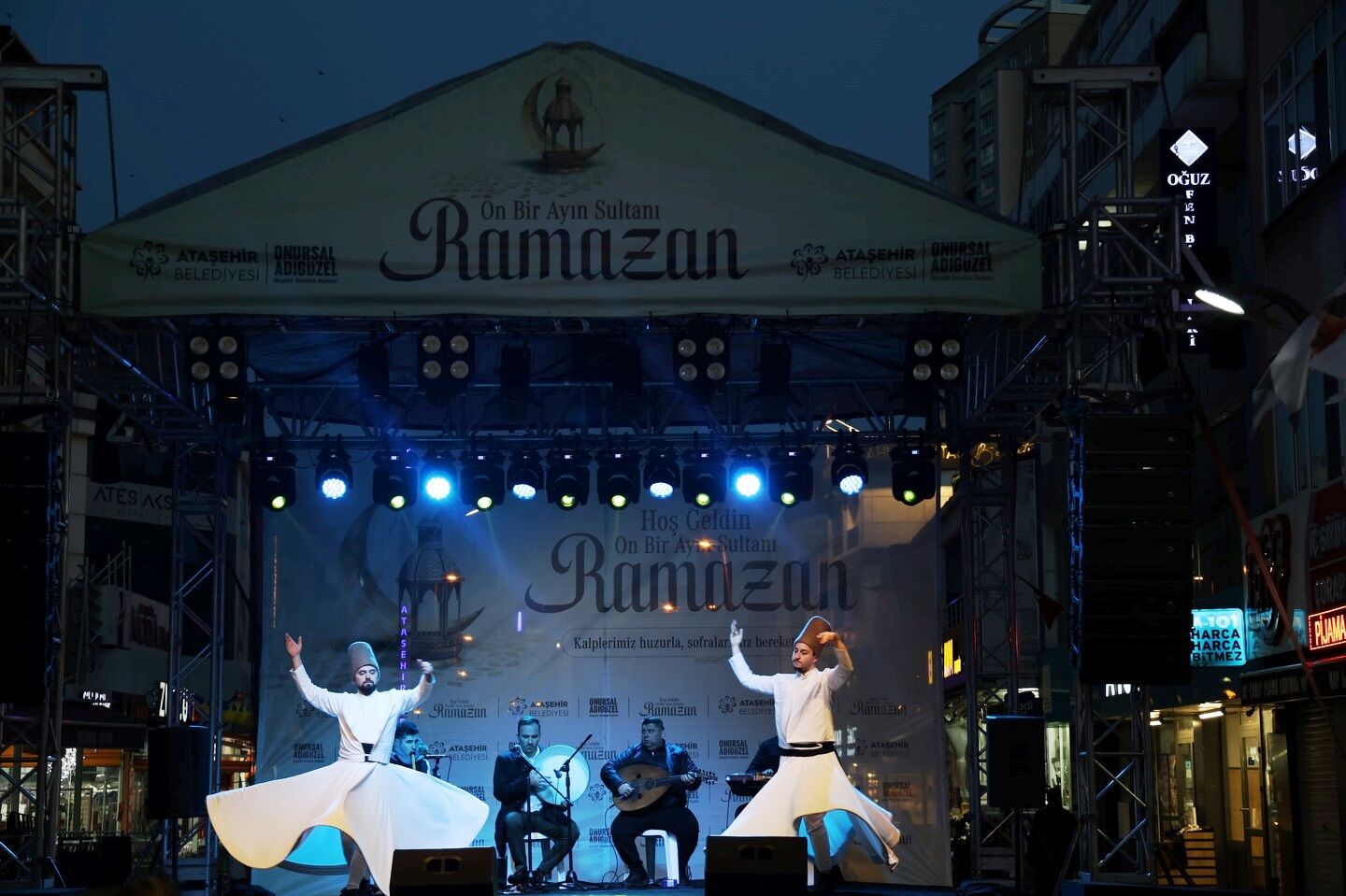 Başkan Adıgüzel İftarını Prestij Caddesi’nde Açtı,07