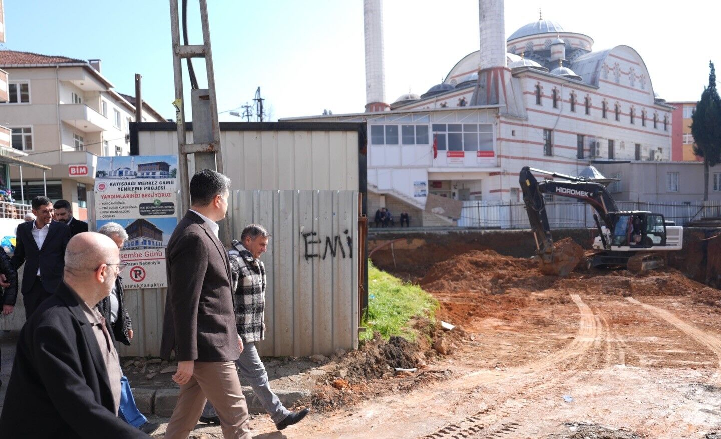 Başkan Onursal Adıgüzel Kayışdağı Merkez Camii’nin Şantiyesinde Incelemelerde Bulundu (7)