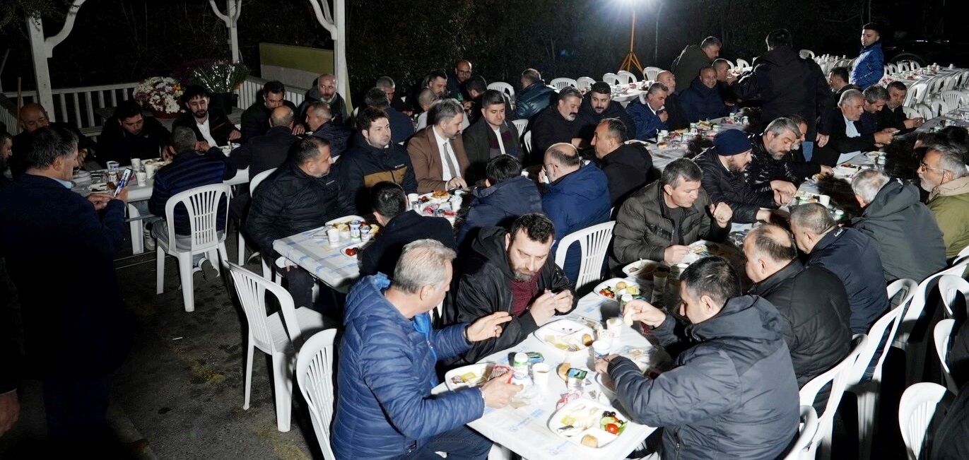 Başkan Onursal Adıgüzel Sahurda Taksici Esnafı Ile Buluştu,1