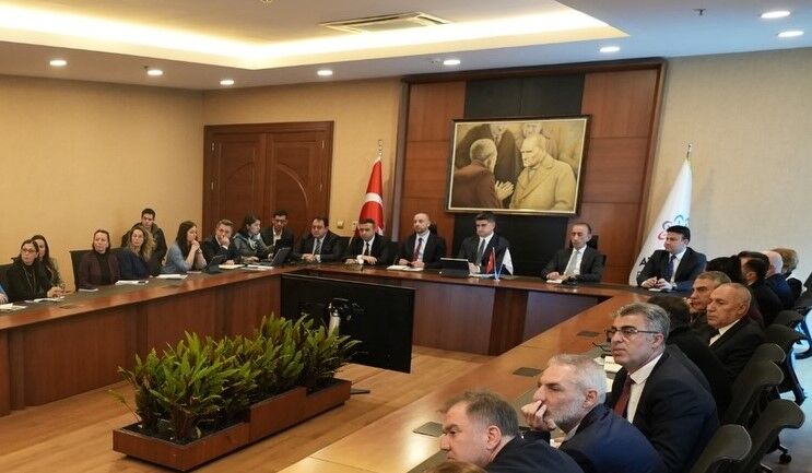 Başkanı Onursal Adıgüzel Başkan Yardımcılarımız Ve Birim Müdürleri Ile Toplantı Yaptı,4