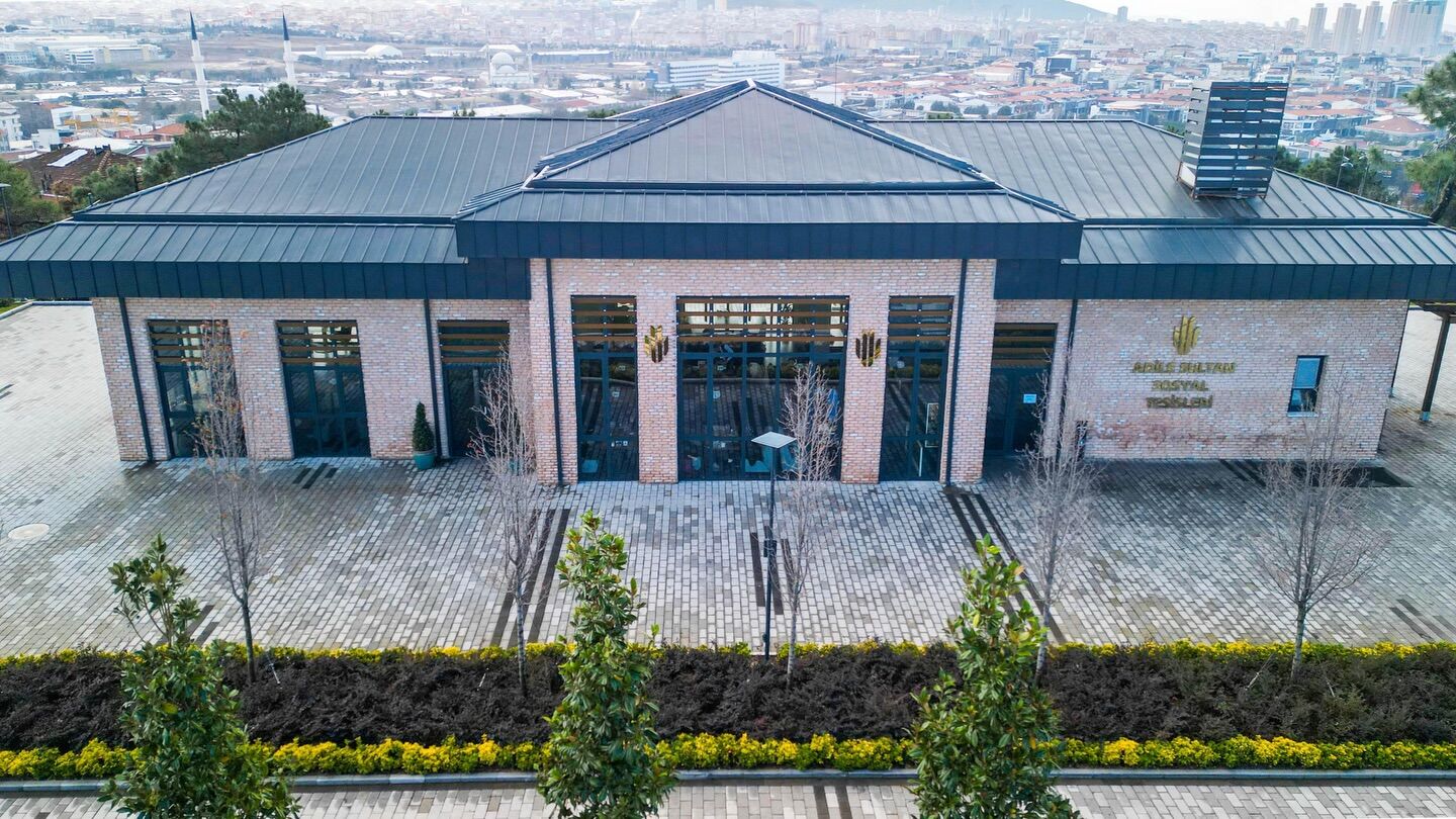 Ümraniye’nin Nefes Alan Köşesi Adile Sultan Sosyal Tesisleri