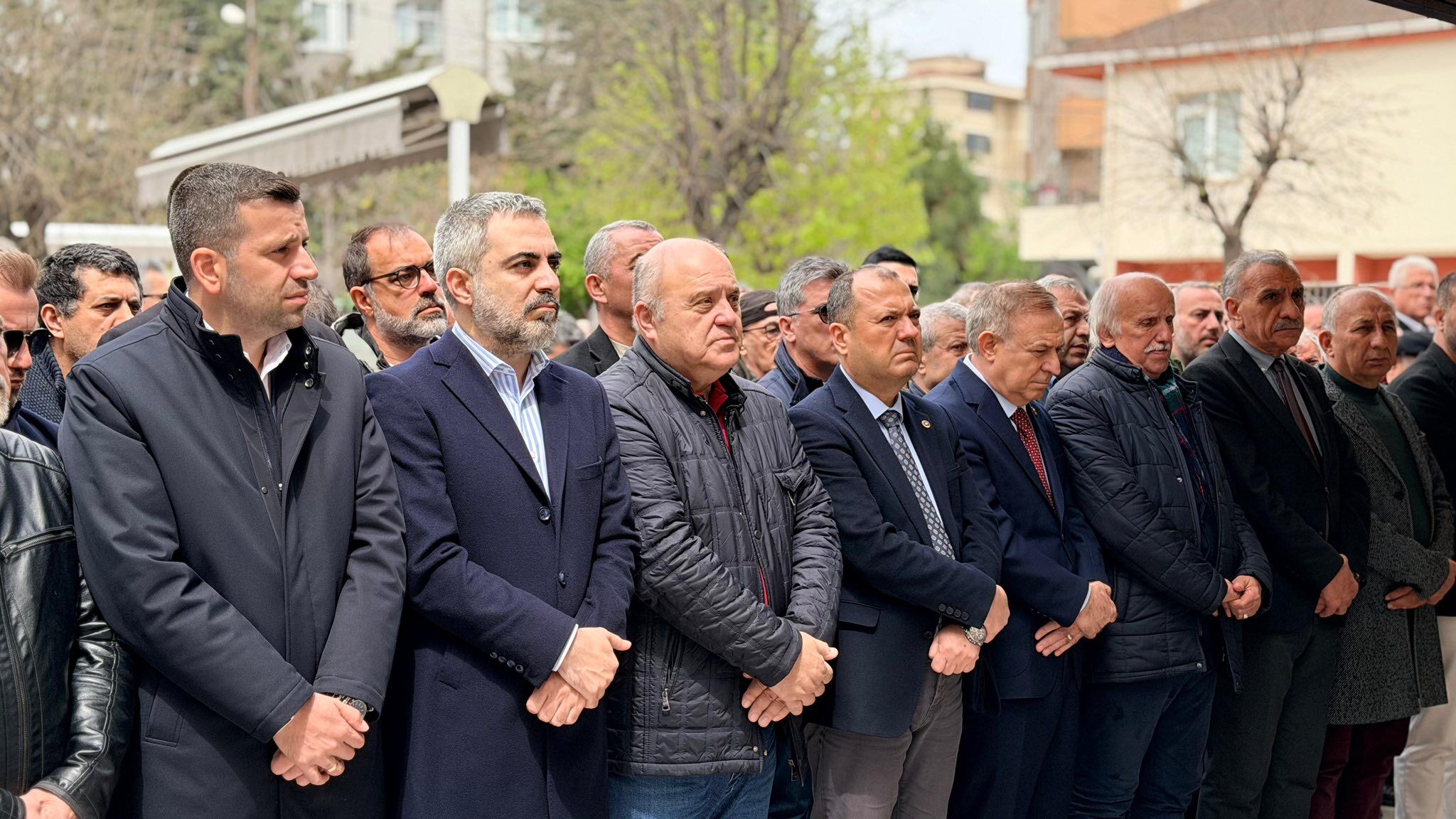 677238631 897879393266192 3586434266754345617 N