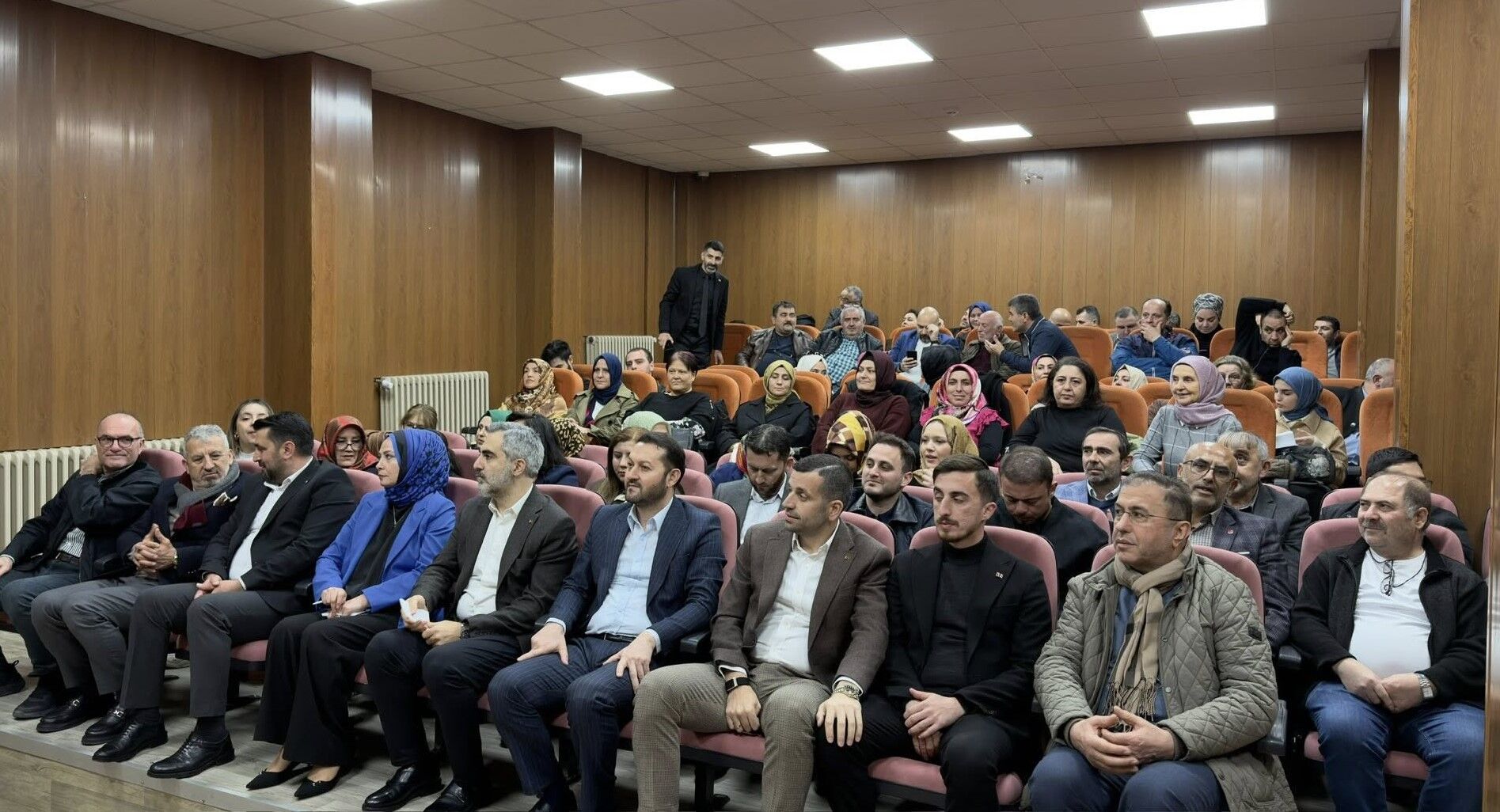 Ak Parti Ataşehir’de Yerel Yönetimler Çıkartması Türkiye Yüzyılı Hedefine Kararlı Adımlar (4)