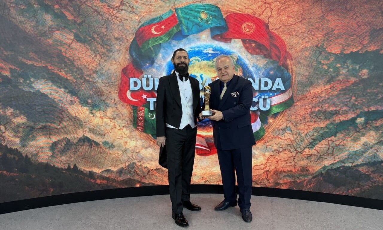 Akif Manaf’a “Türk Dünyası Barış Ödülü” Verildi