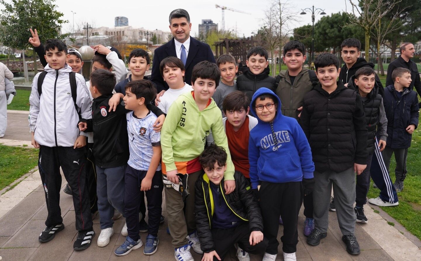 Başkan Onursal Adıgüzel, Parklarımızı Çocuklarımızın Hayallerine Göre Yeniden Tasarlıyoruz (2)