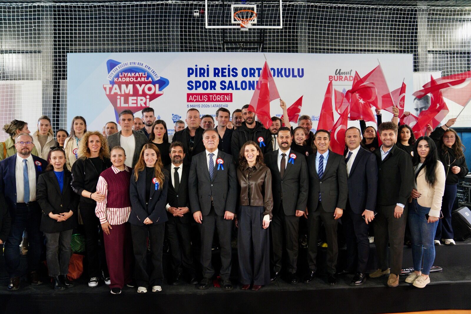 Ataşehi̇r’de Pi̇ri̇ Rei̇s İlkokulu Spor Salonu Törenle Hi̇zmete Açildi