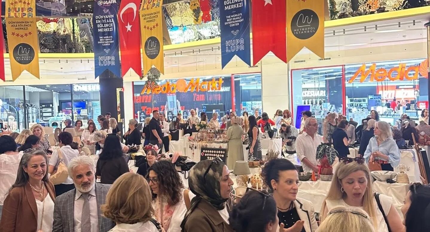 Ataşehir Halk Eğitimi Merkezi’nden Muhteşem Yıl Sonu Sergisi