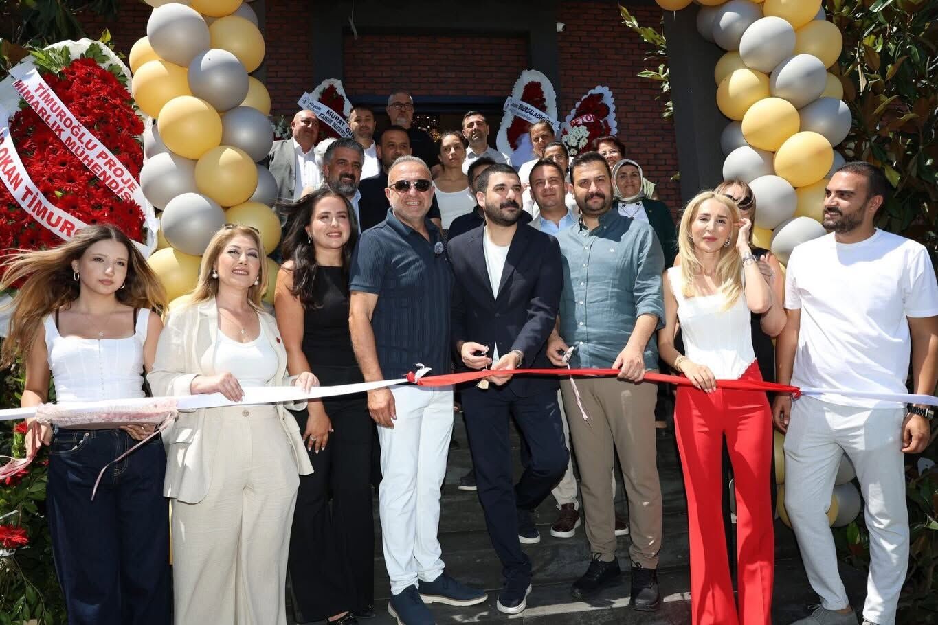 Ataşehi̇r’e Yeni̇ Değer Alabi̇ Hotel Görkemli̇ Bi̇r Törenle Kapilarini Açti