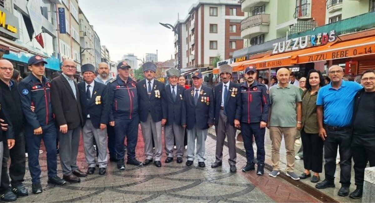 19 Eylül Gaziler Gününde Ataşehir Prestij Caddesi’nde Coşkulu Yürüyüş,2