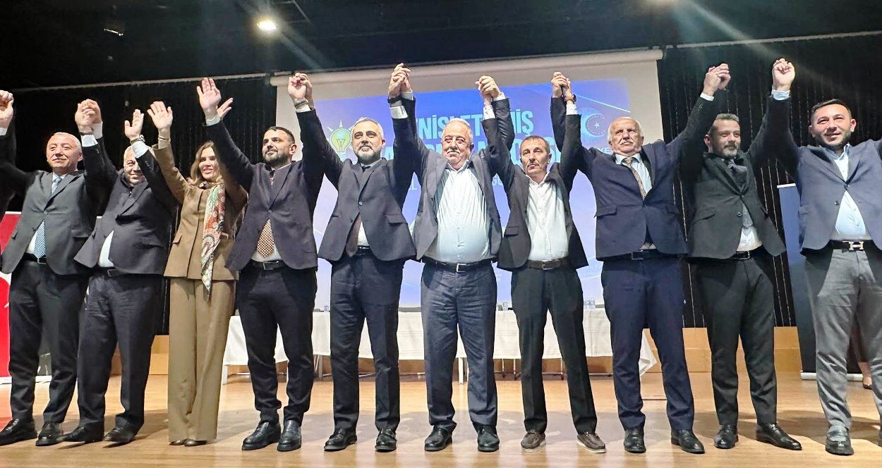 Ataşehir'de 6 Chp'li Meclis Üyesi Ak Parti'ye Geçti,3